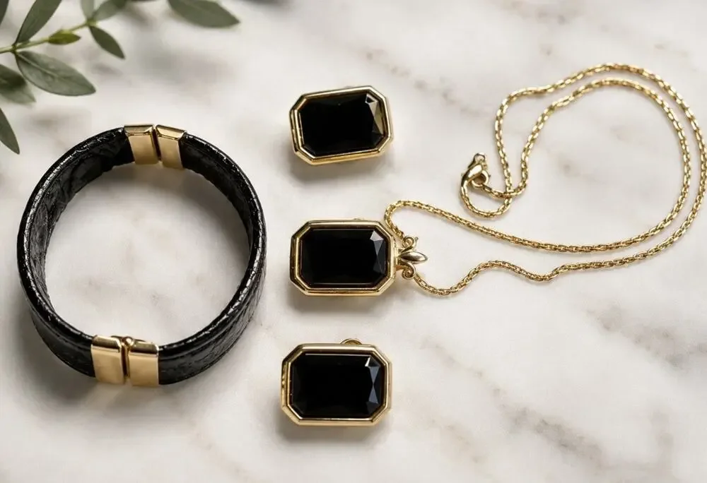 Vintage Black Faux Onyx Gold Tone Jewelry Set Necklace Clip Earrings Bracelet